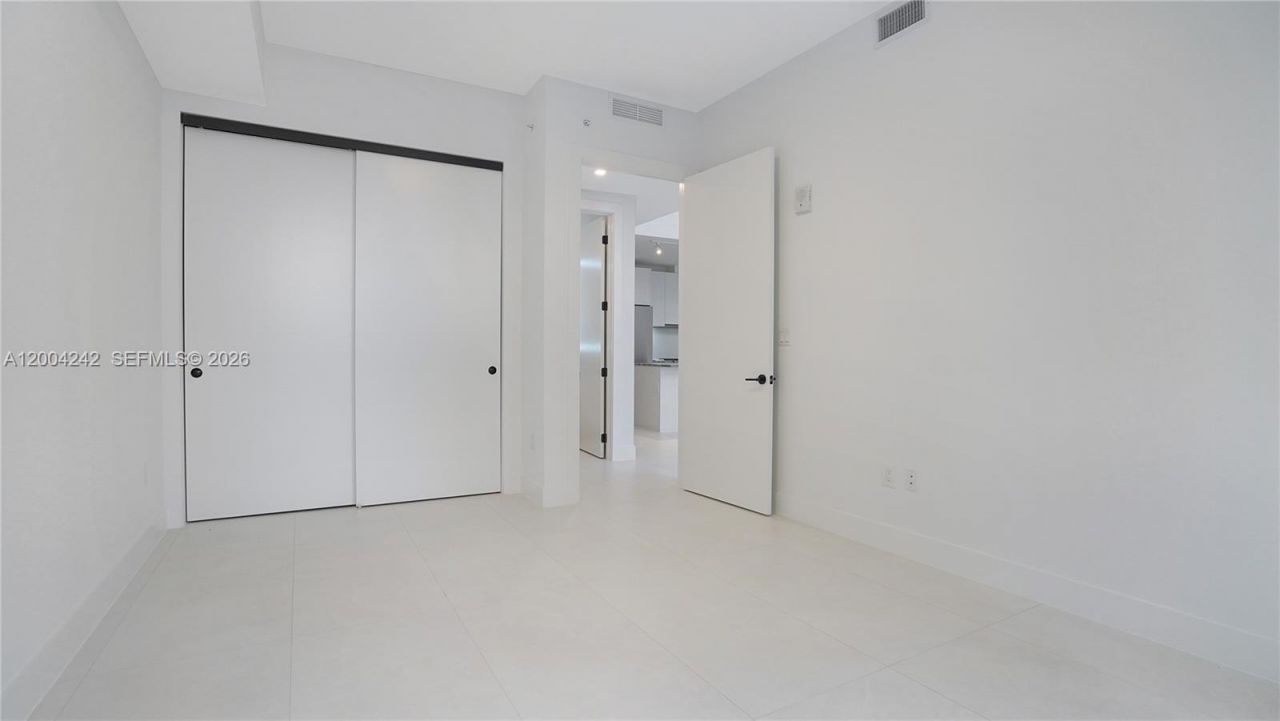 3034 Oak Ave, Unit TH-2, Miami, FL 33133 Photo