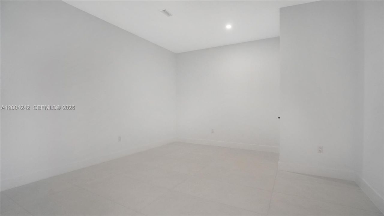 3034 Oak Ave, Unit TH-2, Miami, FL 33133 Photo