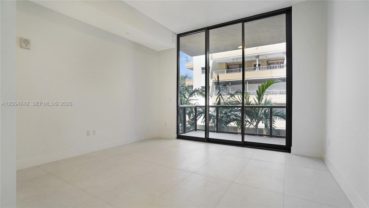 3034 Oak Ave, Unit TH-2, Miami, FL 33133 Photo