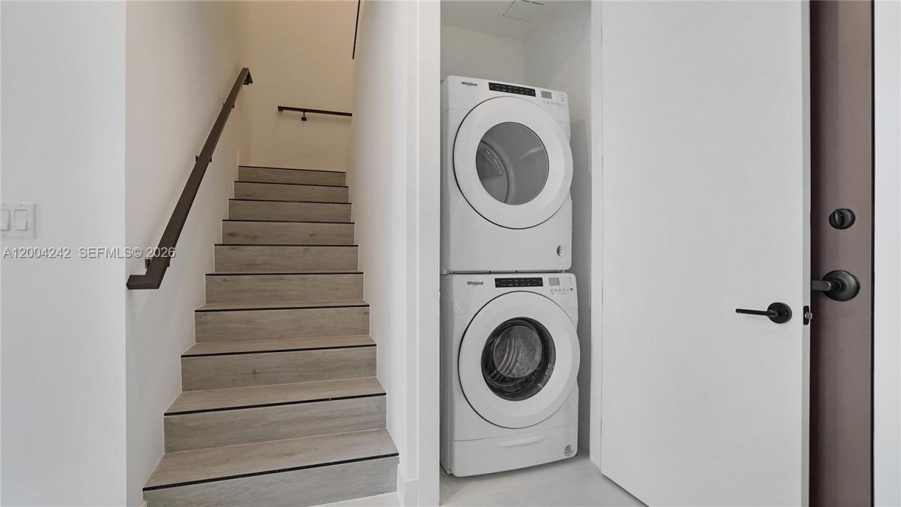 3034 Oak Ave, Unit TH-2, Miami, FL 33133 Photo
