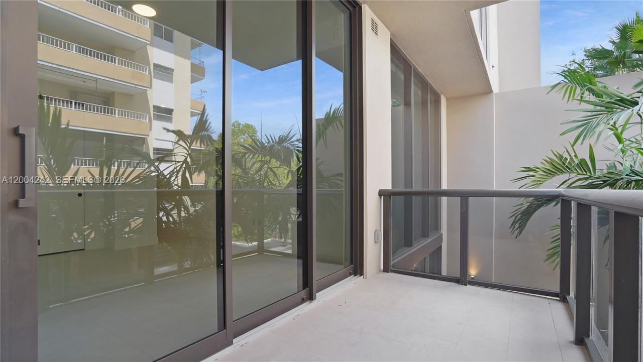 3034 Oak Ave, Unit TH-2, Miami, FL 33133 Photo