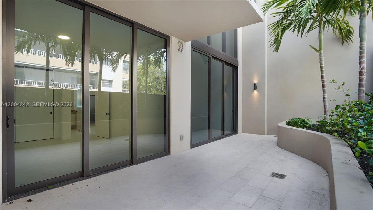 3034 Oak Ave, Unit TH-2, Miami, FL 33133 Photo