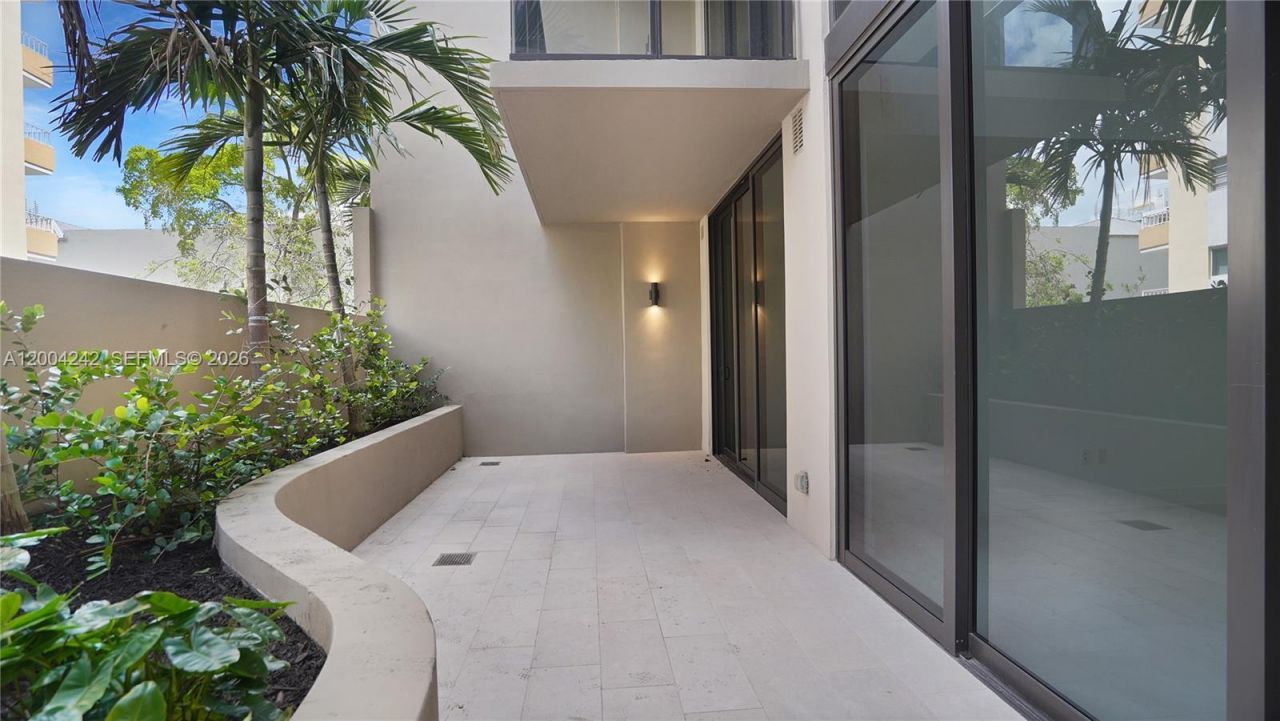3034 Oak Ave, Unit TH-2, Miami, FL 33133 Photo