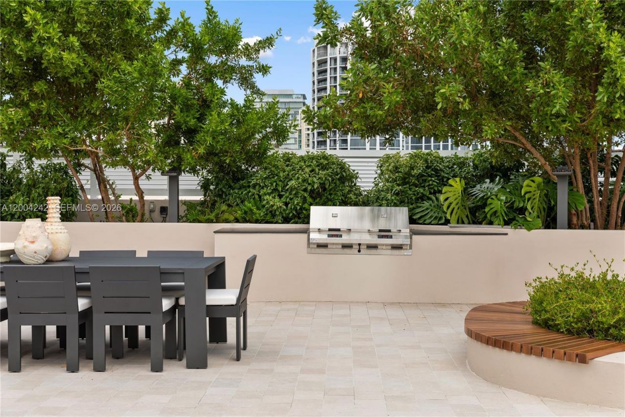 3034 Oak Ave, Unit TH-2, Miami, FL 33133 Photo