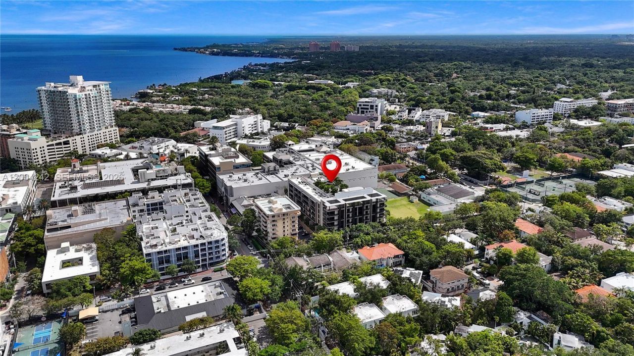 3034 Oak Ave, Unit TH-2, Miami, FL 33133 Photo