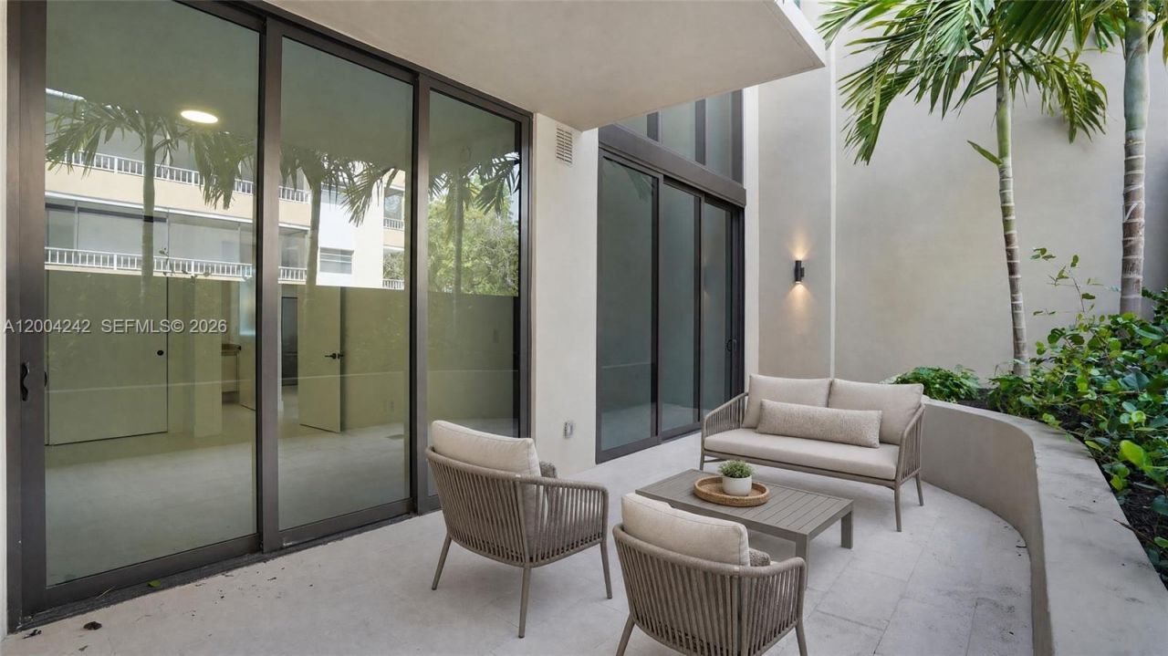 3034 Oak Ave, Unit TH-2, Miami, FL 33133 Photo