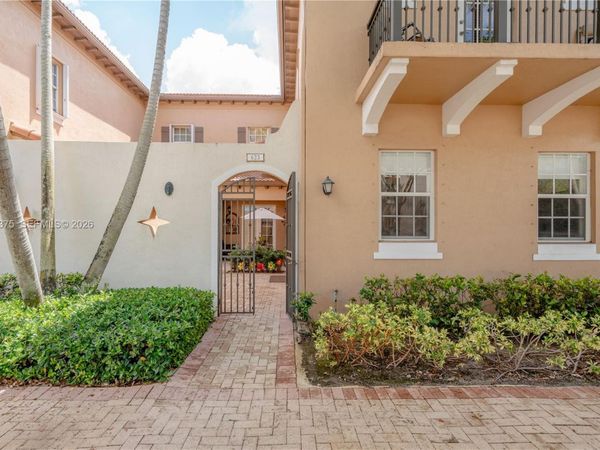 623 SW 146th Ter , Pembroke Pines, FL 33027