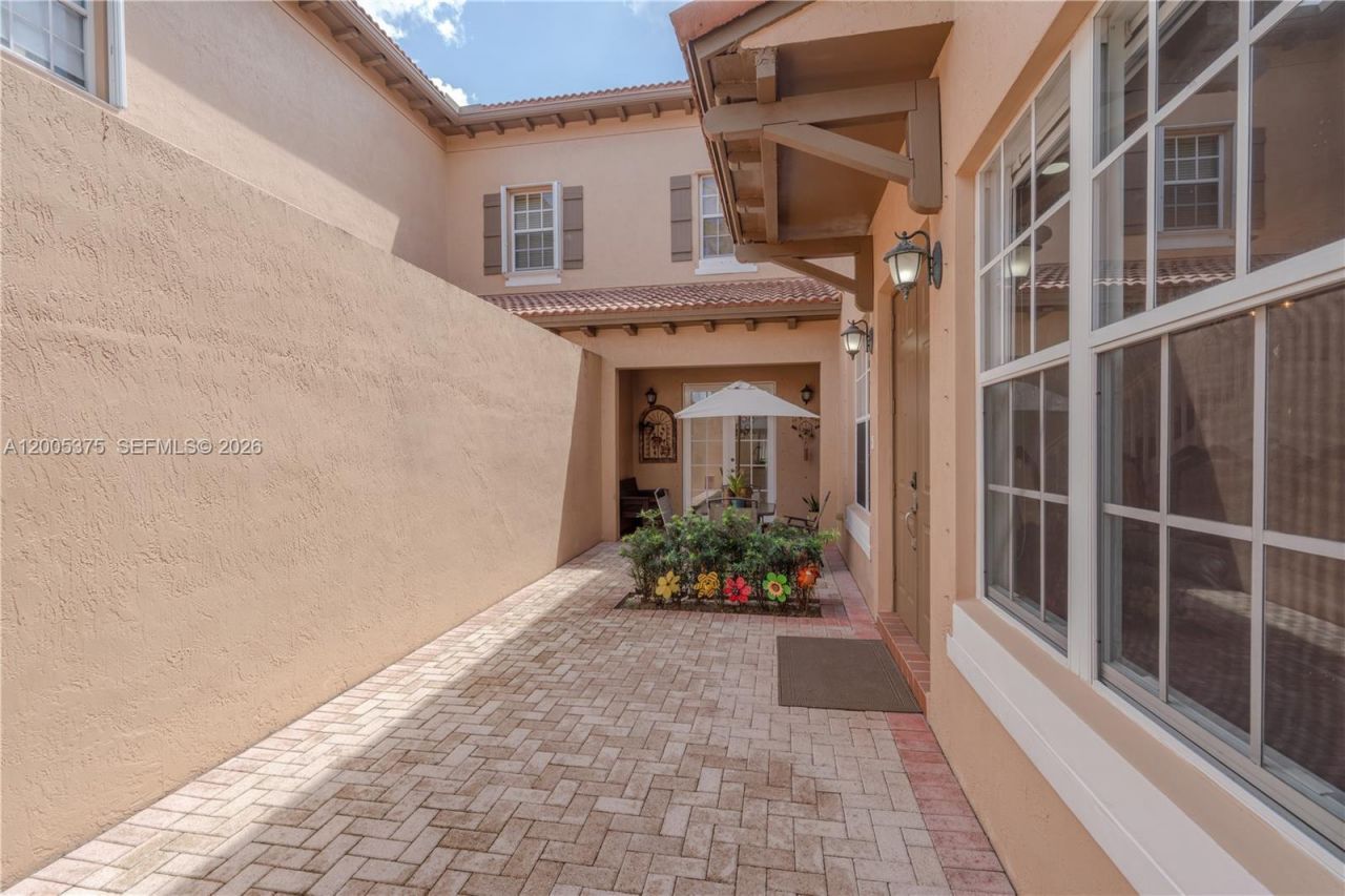 623 SW 146th Ter, Pembroke Pines, FL 33027 Photo