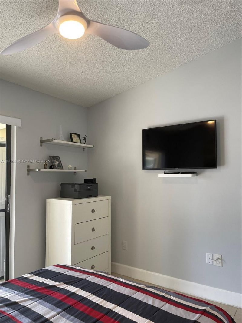 19055 NW 62nd Ave, Unit 205, Hialeah, FL 33015 Photo