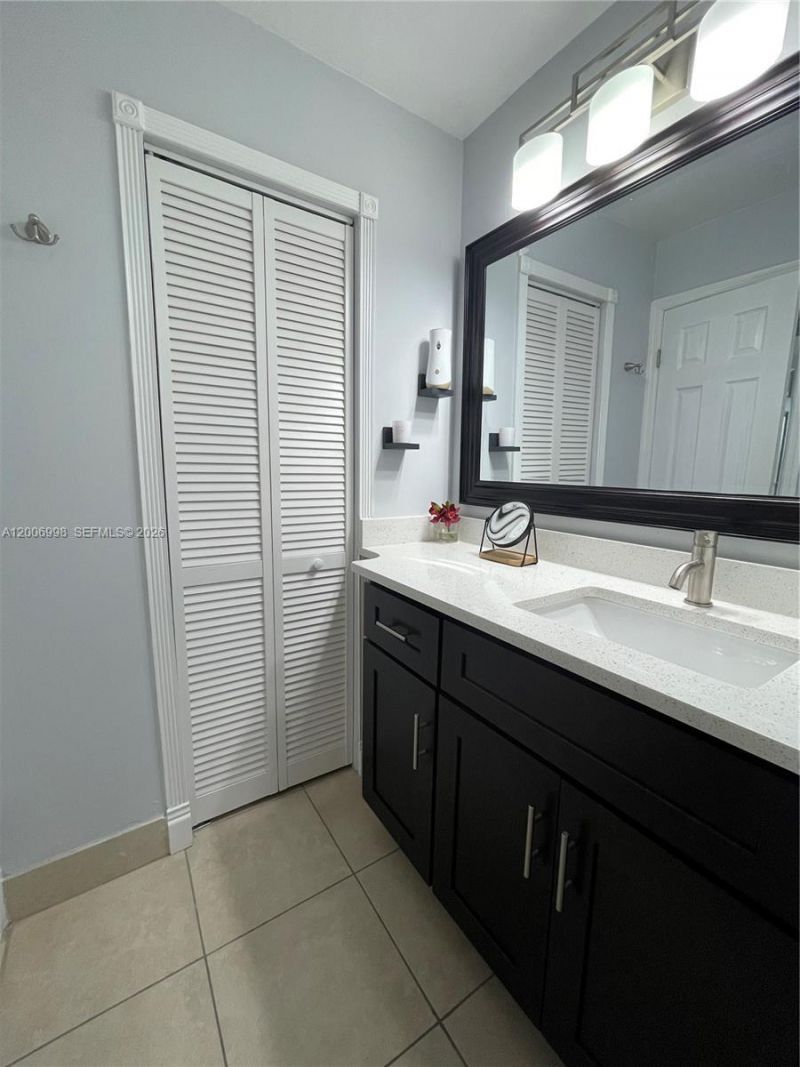 19055 NW 62nd Ave, Unit 205, Hialeah, FL 33015 Photo