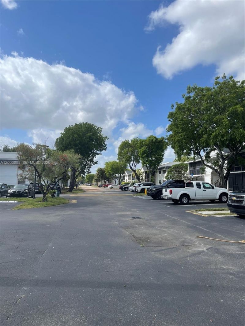 19055 NW 62nd Ave, Unit 205, Hialeah, FL 33015 Photo
