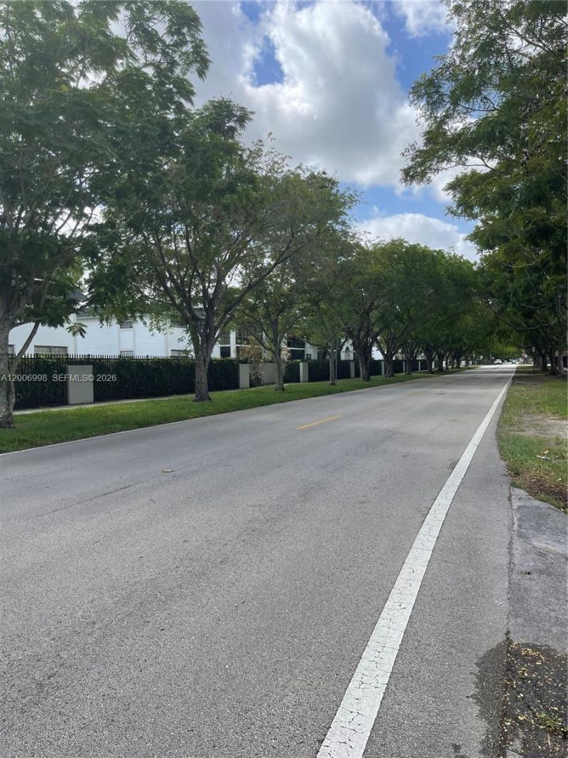 19055 NW 62nd Ave, Unit 205, Hialeah, FL 33015 Photo