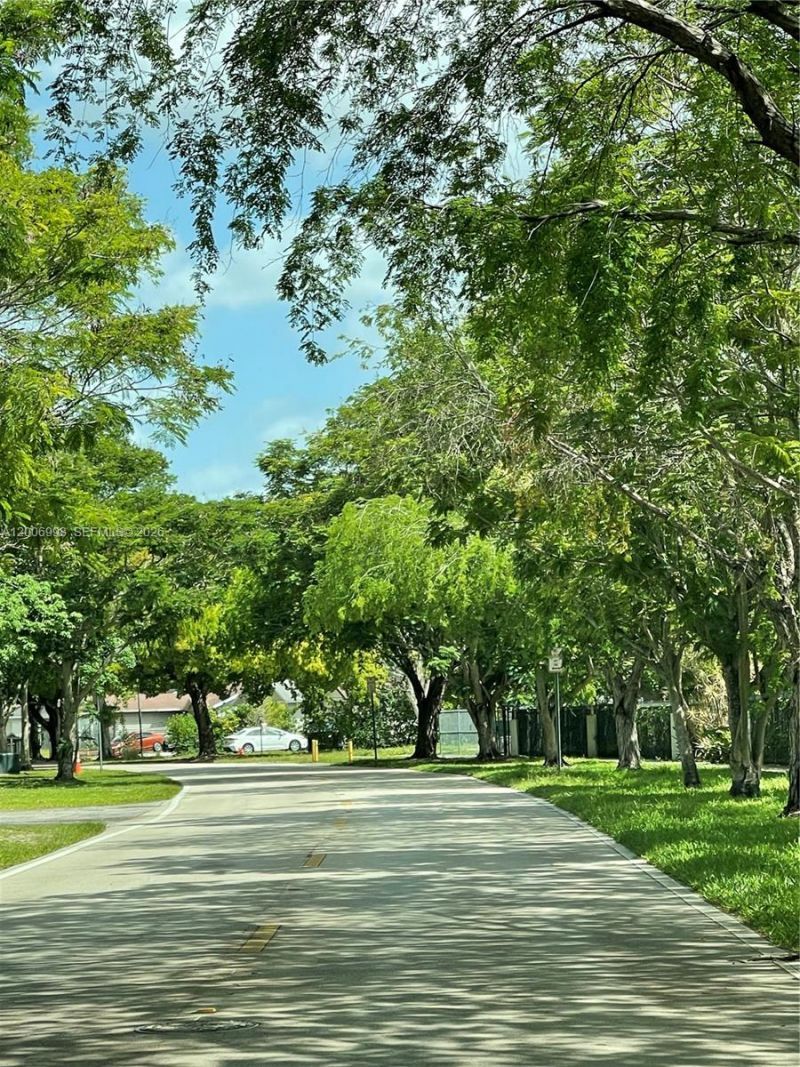 19055 NW 62nd Ave, Unit 205, Hialeah, FL 33015 Photo