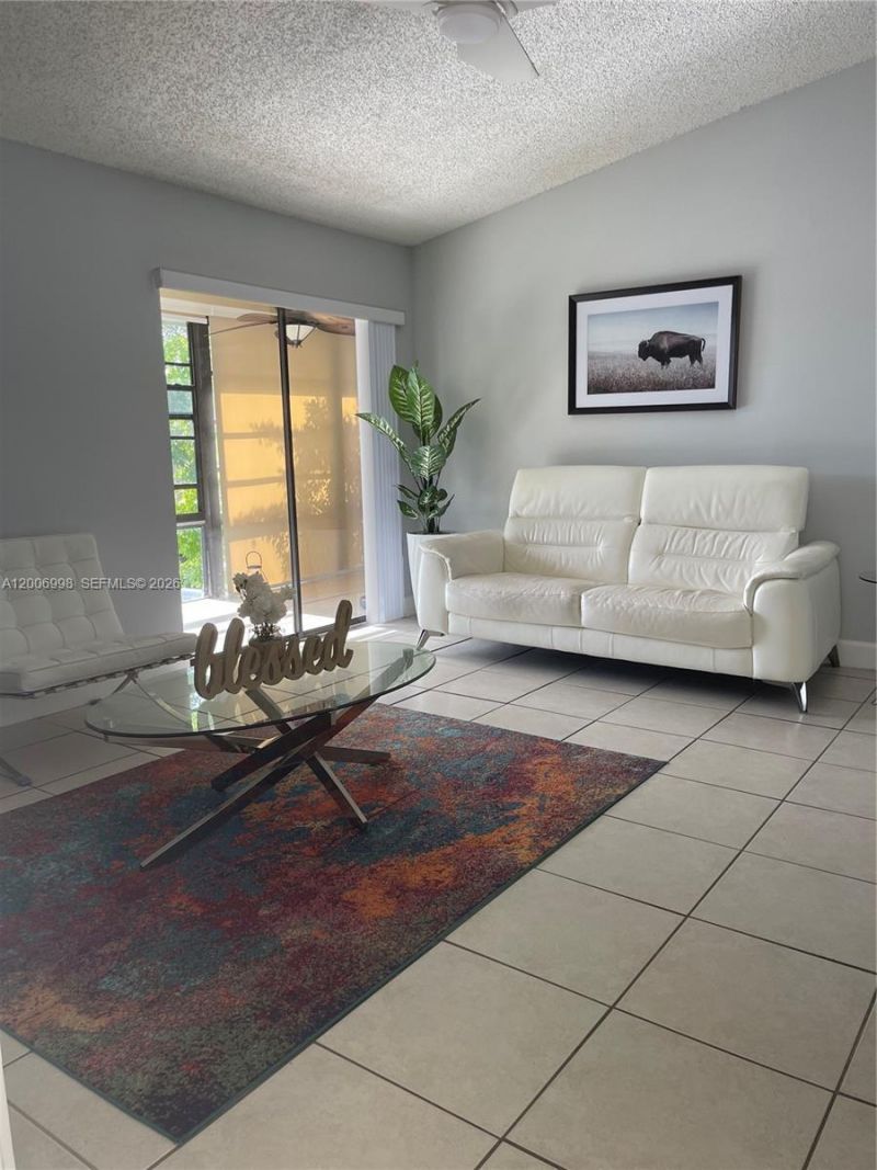 19055 NW 62nd Ave, Unit 205, Hialeah, FL 33015 Photo
