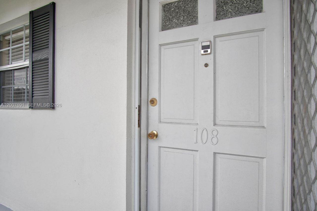 1900 Alamanda , Unit 108, Naples, FL 34102 Photo