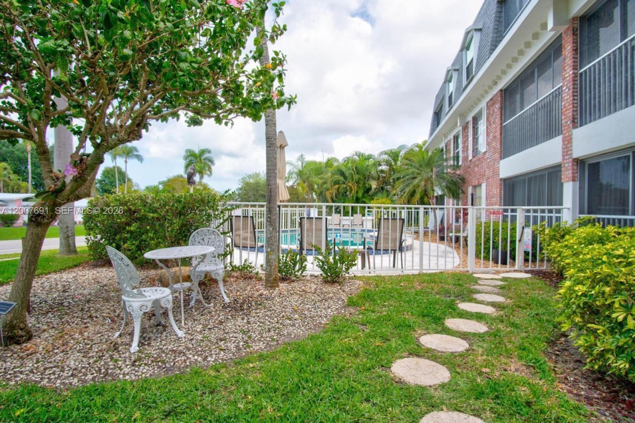 1900 Alamanda , Unit 108, Naples, FL 34102 Photo
