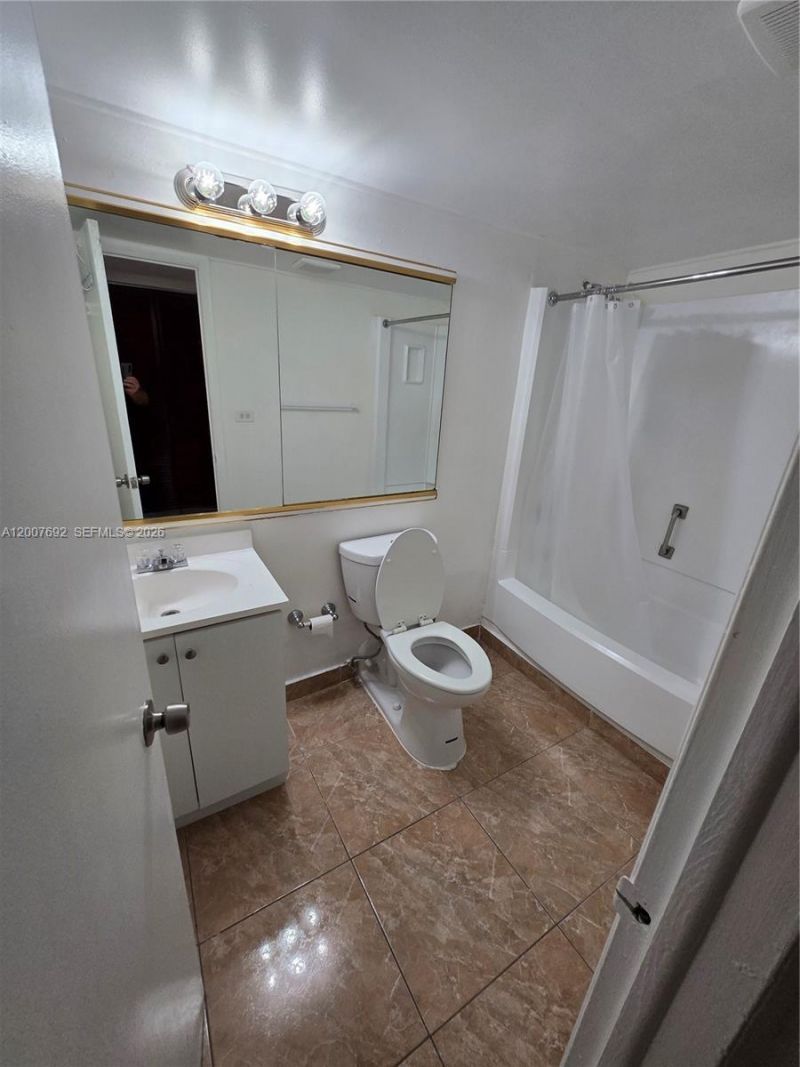 14201 N Kendall Dr, Unit 407D, Miami, FL 33186 Photo