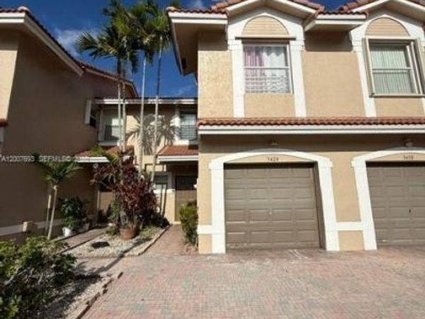 5424 NW 90th Ave , Sunrise, FL 33351