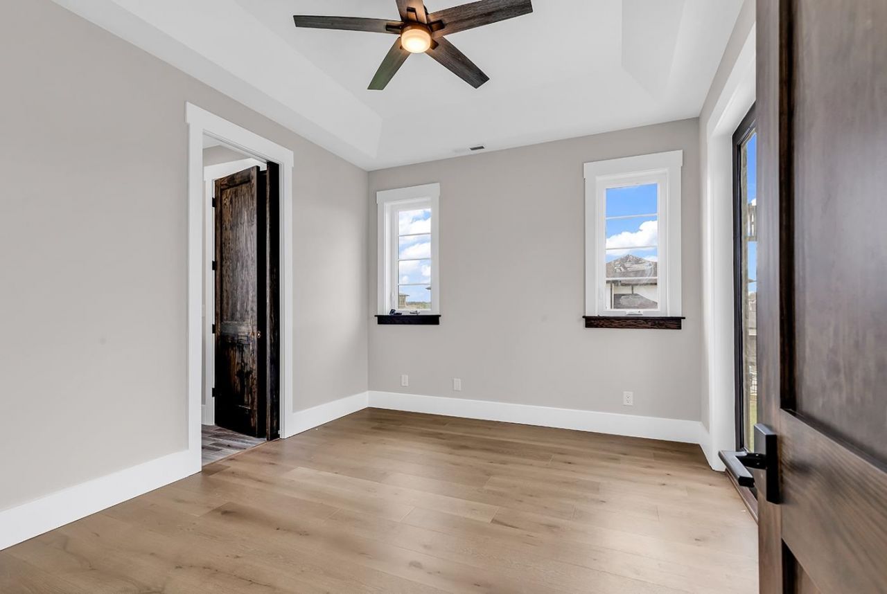 891 Waterton Ave.  Photo 13