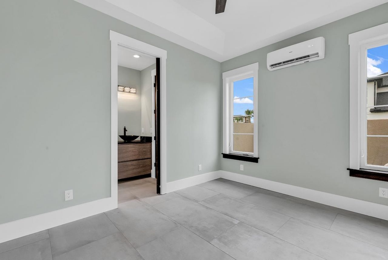 891 Waterton Ave.  Photo 35