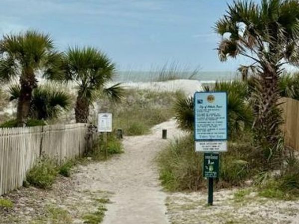 120 BEACH Avenue, Atlantic Beach, FL 32233