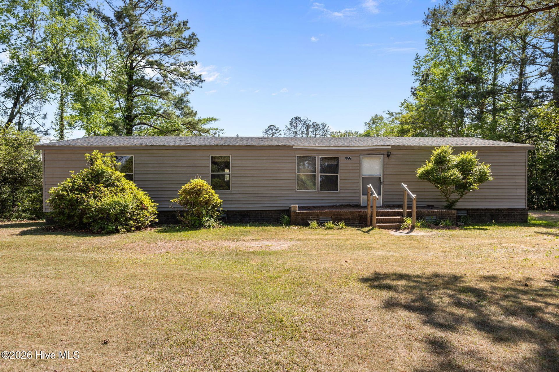 866 Mobley Drive, Chocowinity, NC 27817 Main Photo