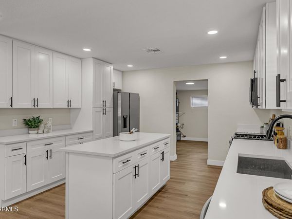 65 E 7TH Avenue, Mesa, AZ 85210