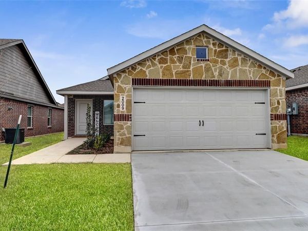 2009 Belgian Drive, Aubrey, TX 76227
