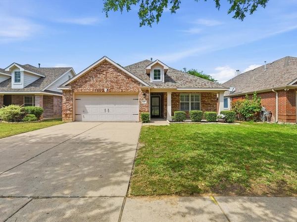 609 Darlington Trail, Fort Worth, TX 76131