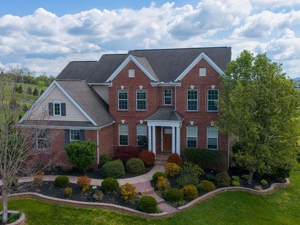 5 BELLA VISTA DRIVE, MECHANICSBURG, PA 17050