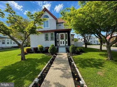 2047 WALNUT STREET, HOLMES, PA 19043