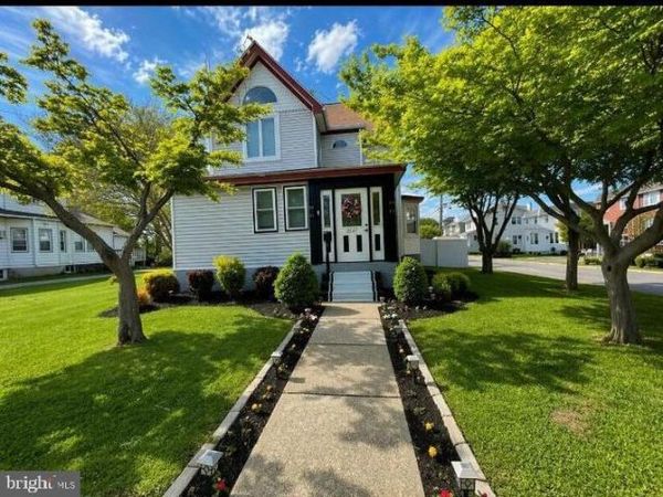 2047 WALNUT STREET, HOLMES, PA 19043