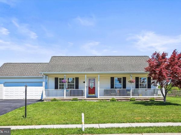 1455 WANDA DRIVE, HANOVER, PA 17331