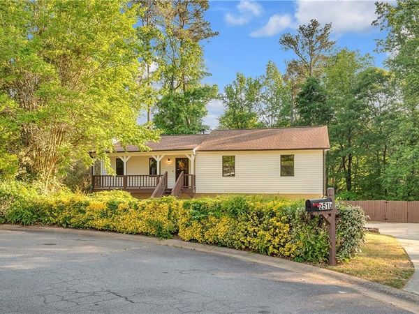 2510 Derek Drive SW, Marietta, GA 30064