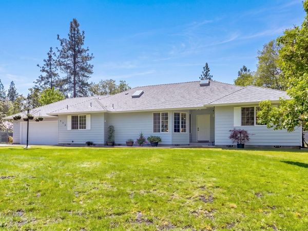 190 Spring Oak Way, Merlin, OR 97532