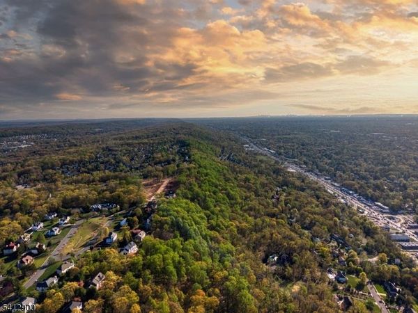 4 Harlow Pointe Cove, Green Brook, NJ 08812