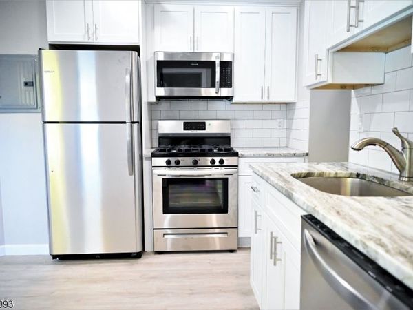 37 Bloomfield Ave, Unit 2, Caldwell, NJ 07006