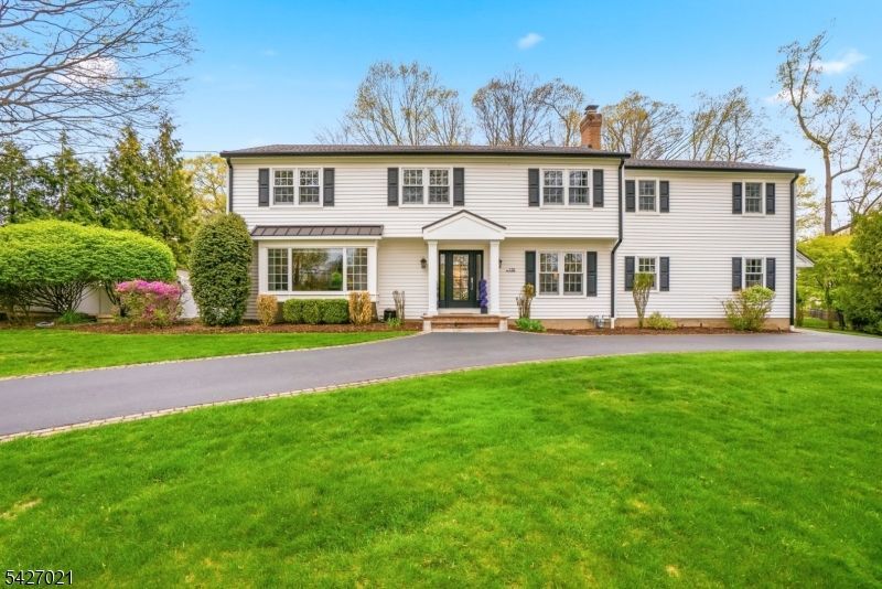 120 Tam O Shanter Dr, Mahwah, NJ 07430 Main Photo