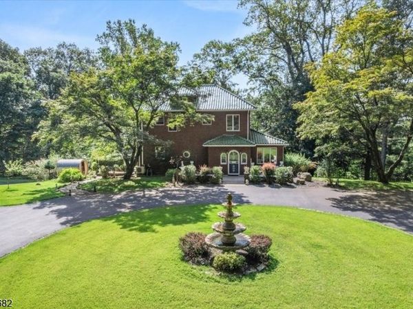 761 Backhus Estate Rd, Lebanon, NJ 08826