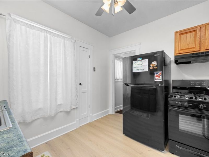 9106 Connecticut Avenue, Cleveland, OH 44105 Photo 15