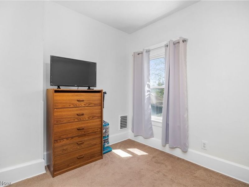 9106 Connecticut Avenue, Cleveland, OH 44105 Photo 25