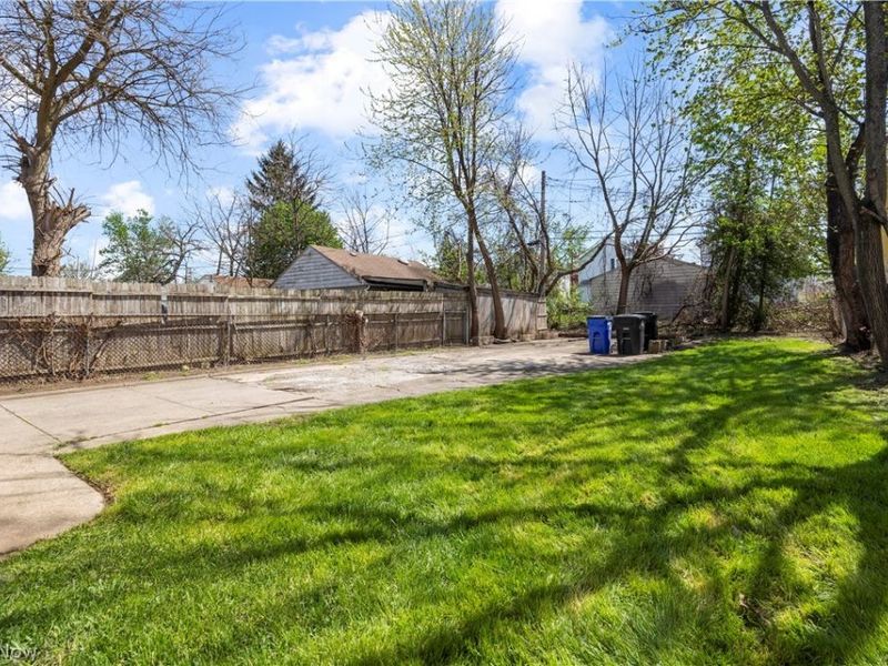 9106 Connecticut Avenue, Cleveland, OH 44105 Photo 32