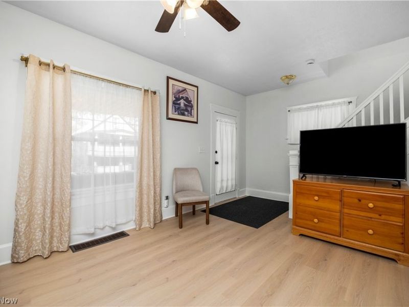 9106 Connecticut Avenue, Cleveland, OH 44105 Photo 4