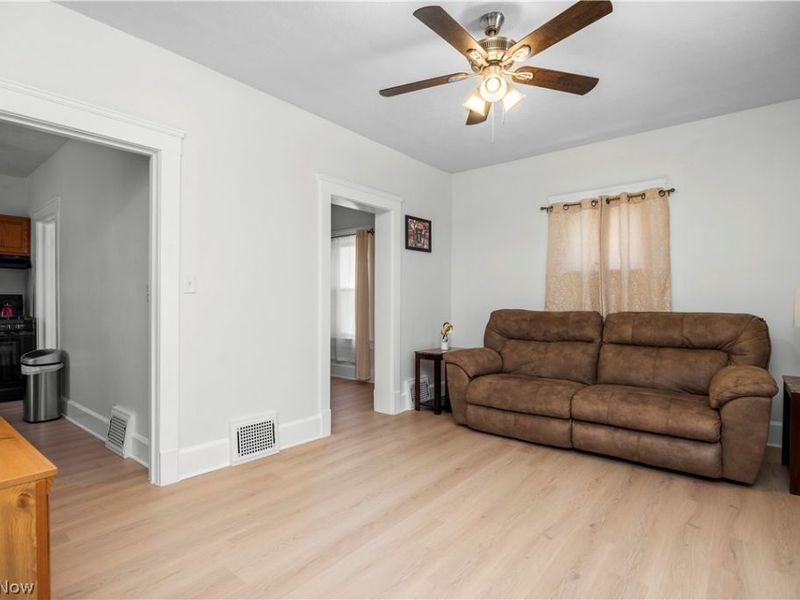 9106 Connecticut Avenue, Cleveland, OH 44105 Photo 5