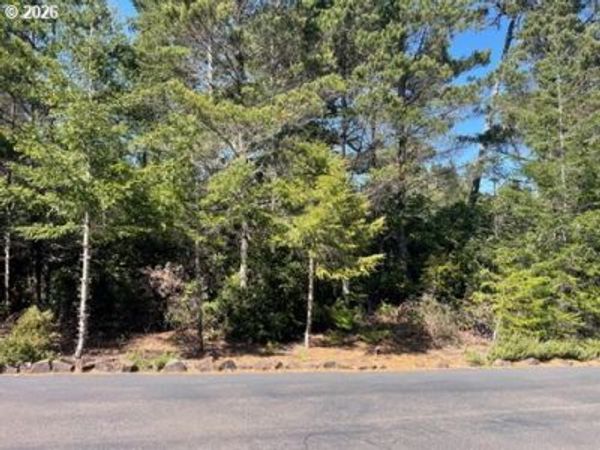 Wood Lake Way, Unit 00400, Florence, OR 97439
