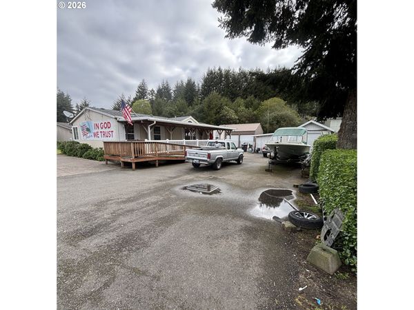 1110 N 8TH ST, Lakeside, OR 97449