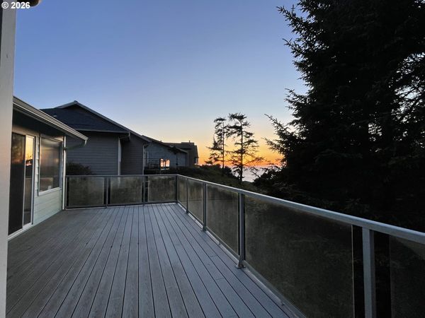 416 NW 19TH CT, Newport, OR 97365