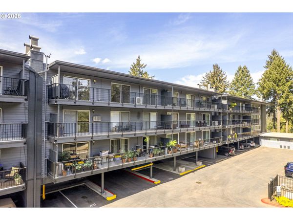 200 BURNHAM RD, Unit 303, Lake Oswego, OR 97034