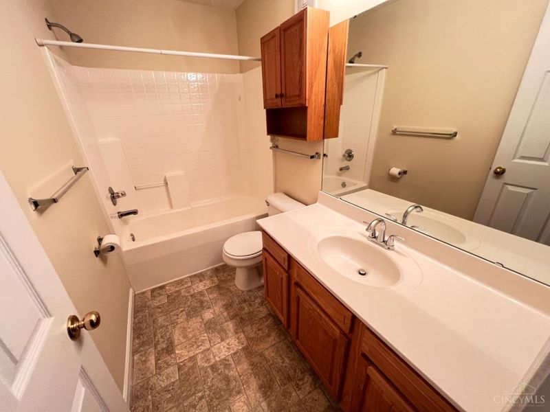 2150 Picketside Drive, Batavia Twp, OH 45103 Photo 9