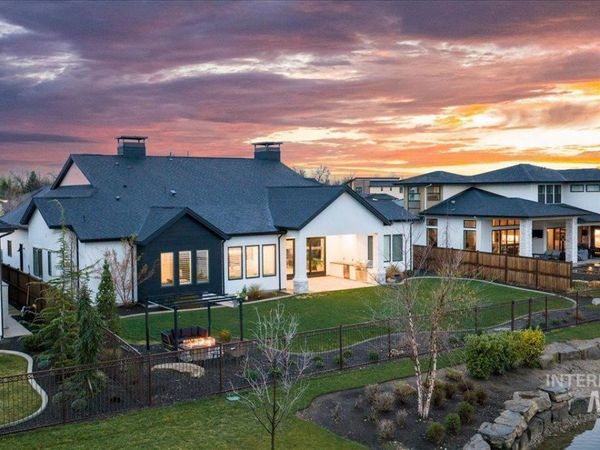 7896 Deerfawn Ln, Eagle, ID 83616